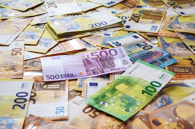The Hundred: Former England Team-Mates Clash in Dramatic Final Ball Showdown! The Hundred: Former England Team-Mates Clash in Dramatic Final Ball Showdown!